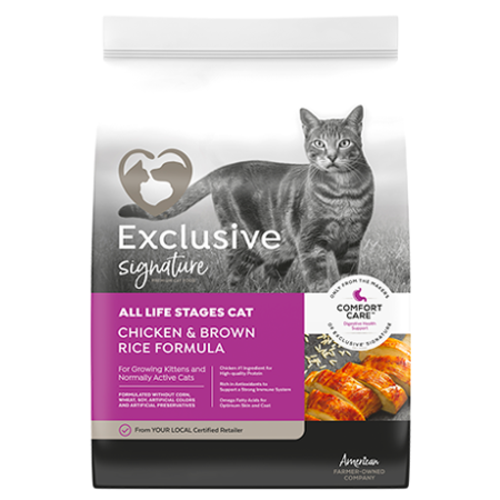 Exclusive Signature All Life Stage Cat Food. Dark pink cat food bag.